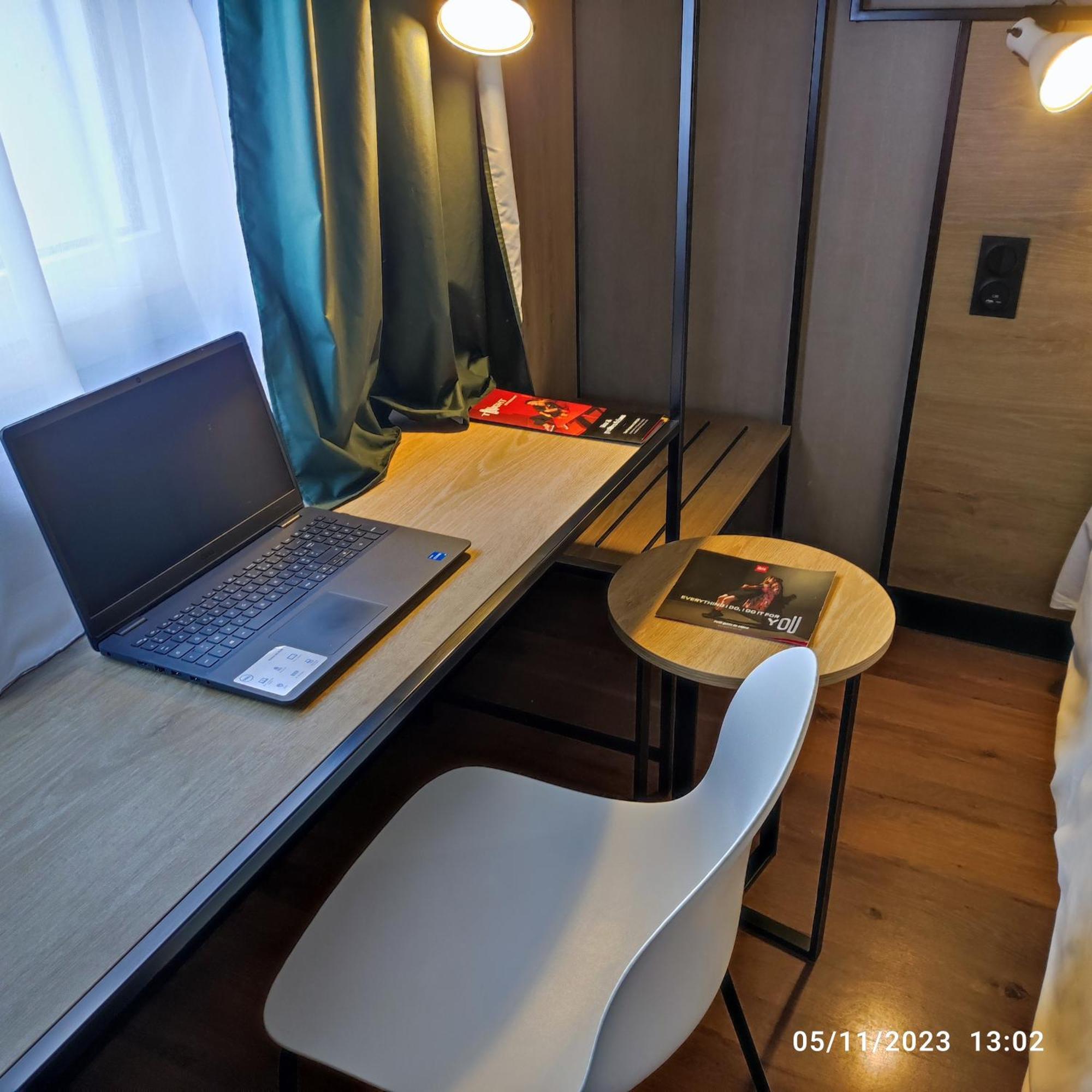 Ibis Chateauroux Bagian luar foto