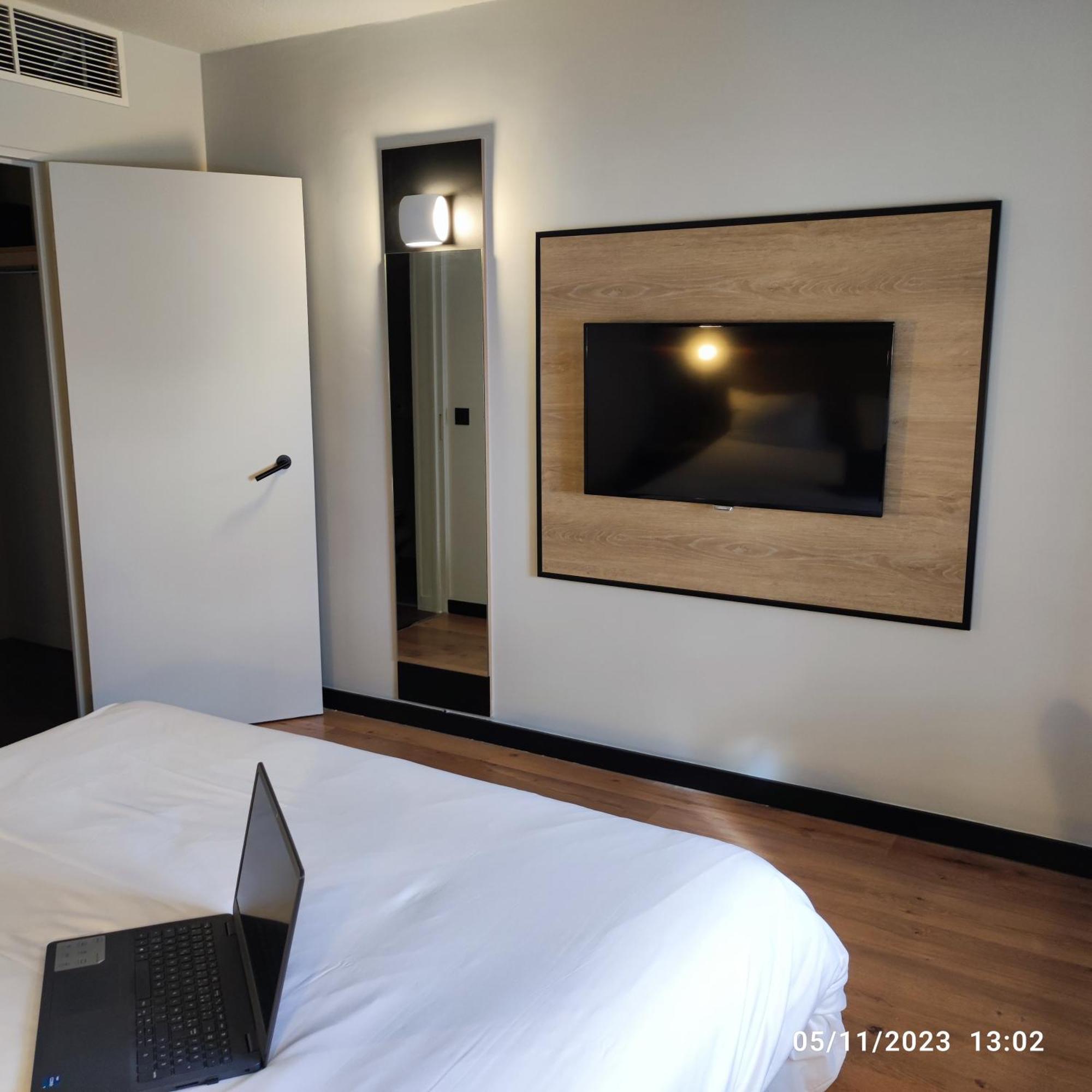 Ibis Chateauroux Bagian luar foto