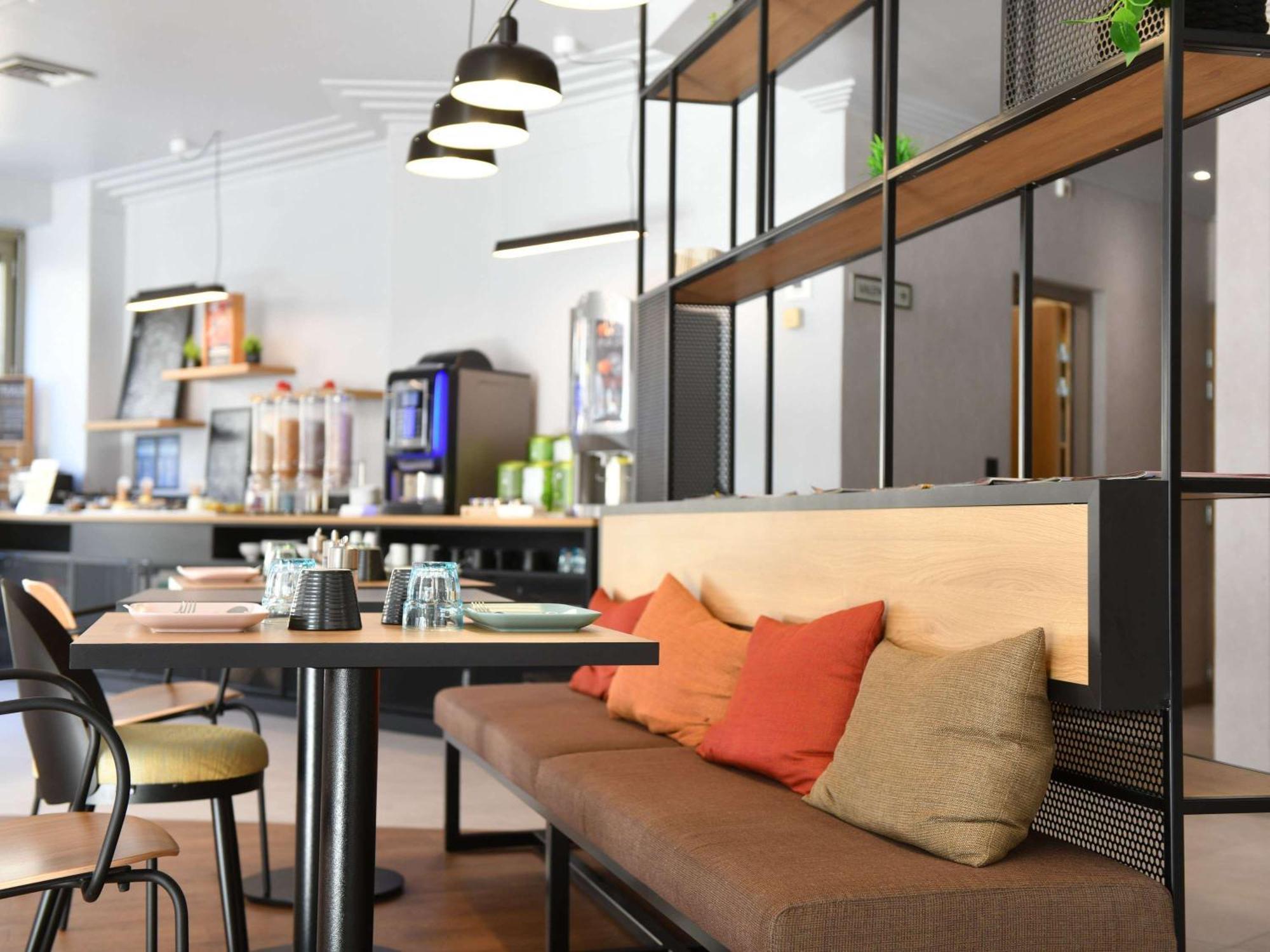 Ibis Chateauroux Bagian luar foto
