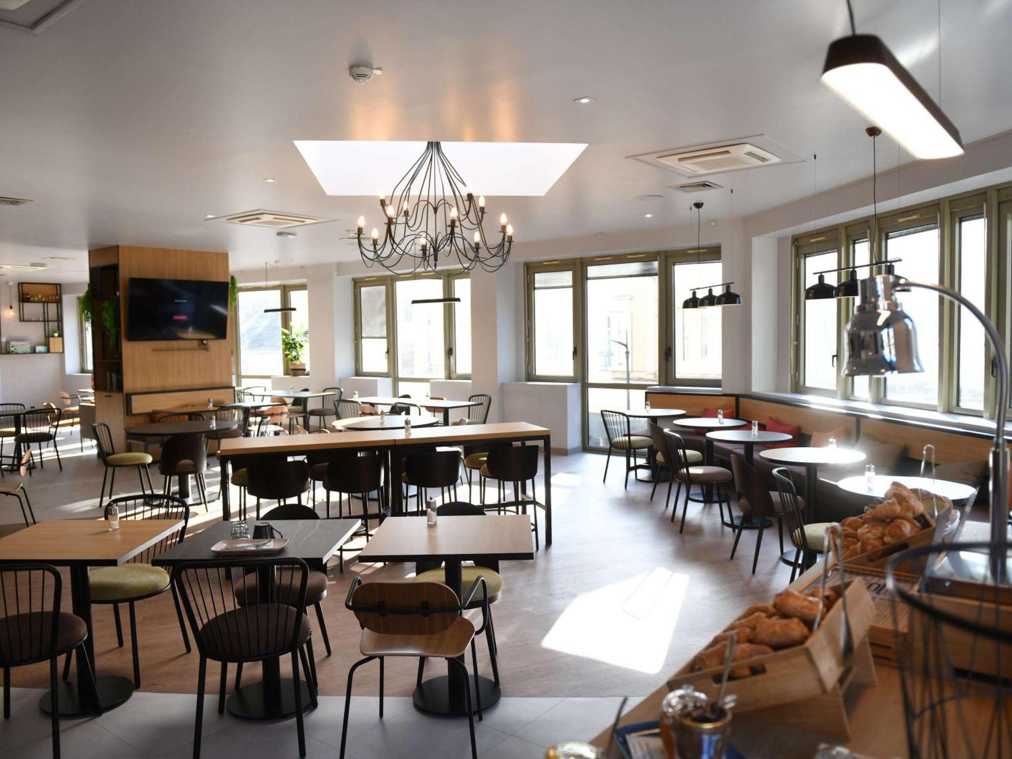 Ibis Chateauroux Bagian luar foto
