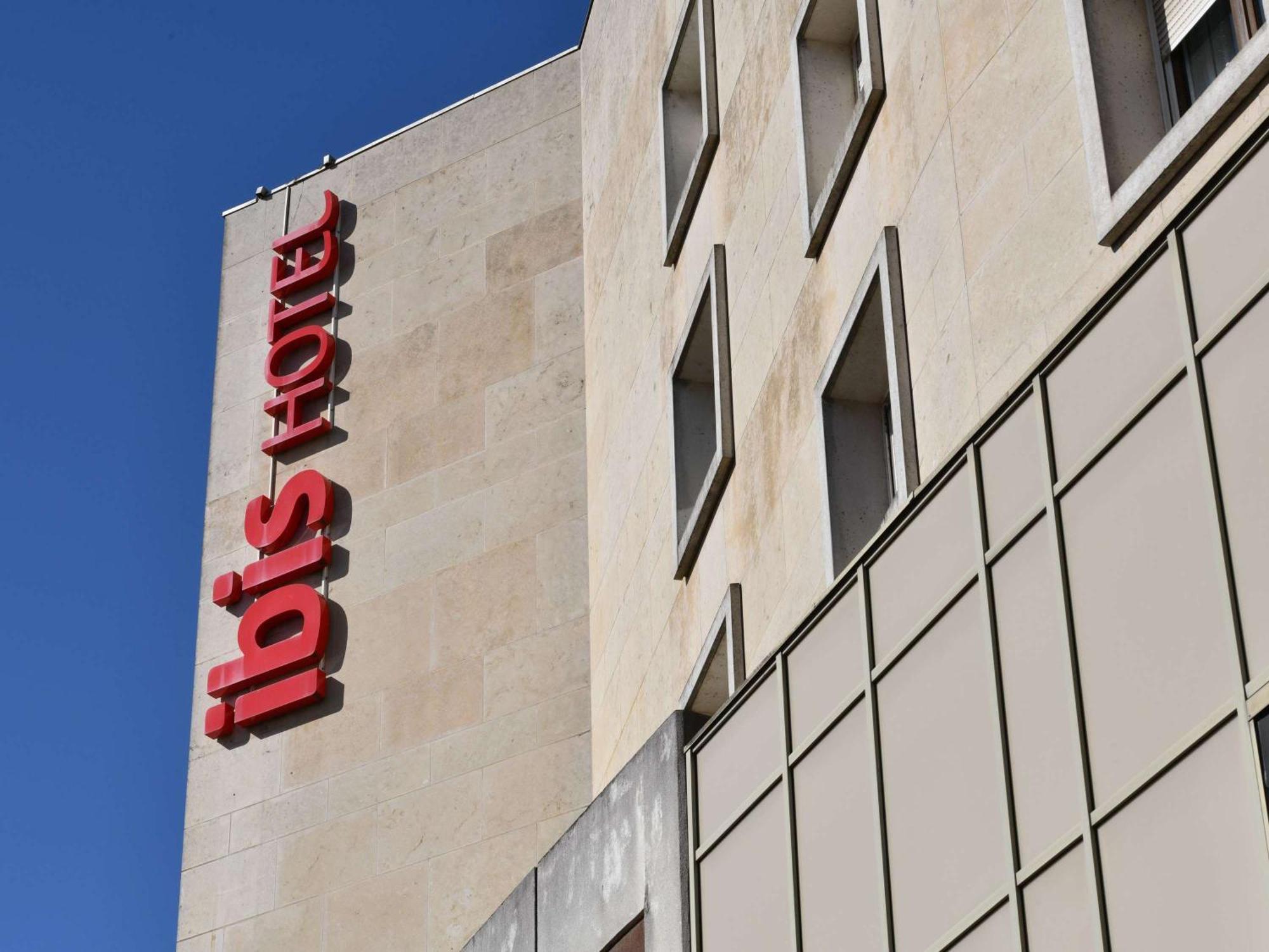 Ibis Chateauroux Bagian luar foto
